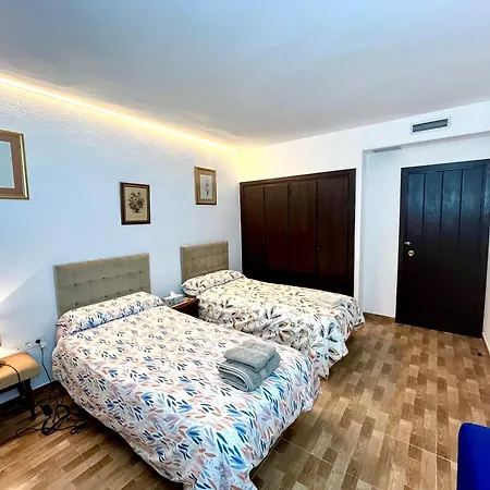 Puerto Banus -4 8 Persons - Parking - At 100m Apartment *